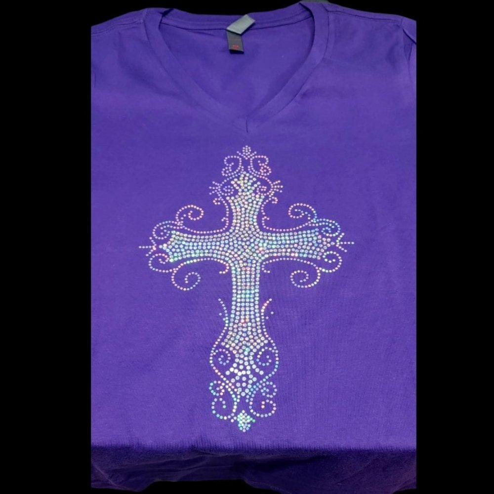 NWT Womans V Neck Halogen Cross Spangle T Shirt